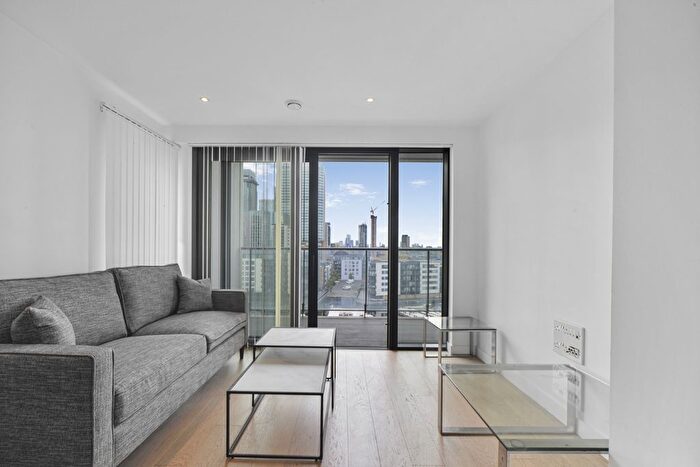 1 Bedroom Flat To Rent In Horizons Tower, Yabsley Street, E14