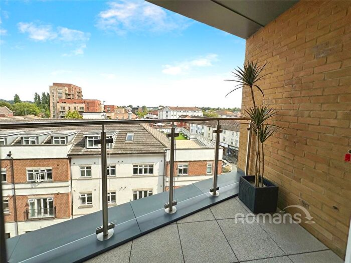 1 Bedroom Flat For Sale In Canal Side, Maidenhead, Berkshire, SL6