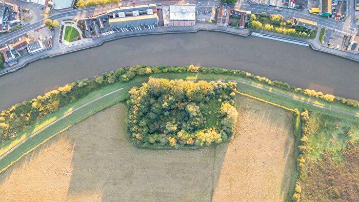 Land For Sale In Dog Island The Flood Road, Beckingham, Lincolnshire, DN21