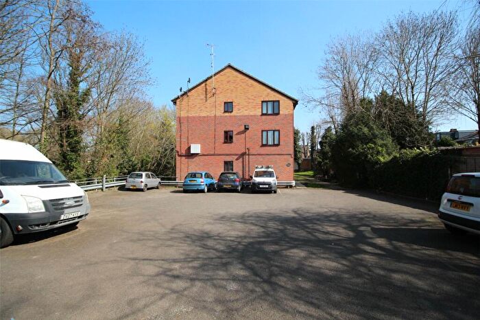 Studio To Rent In Glyn Avenue, New Barnet, EN4