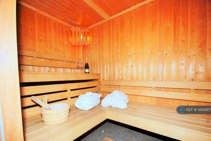 3 Bedroom Penthouse To Rent In New Century House, Aberdeen, AB11