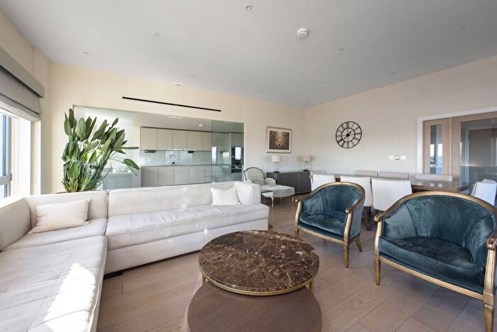 5 Bedroom Flat To Rent In Beaufort Square, Colindale, London, NW9