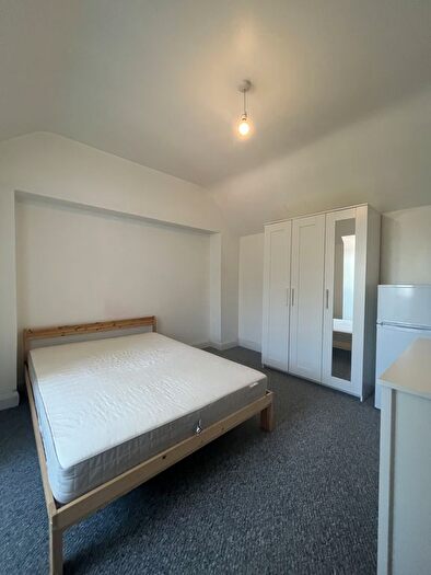 6 Bedroom Semi-Detached House To Rent In Gunnersbury Avenue, London, W3