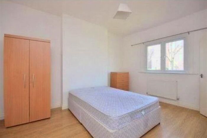 Studio To Rent In Mount View Road, London, N4