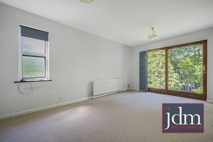 2 Bedroom Flat To Rent In Daniel Court, Brackley Road, Beckenham, BR3