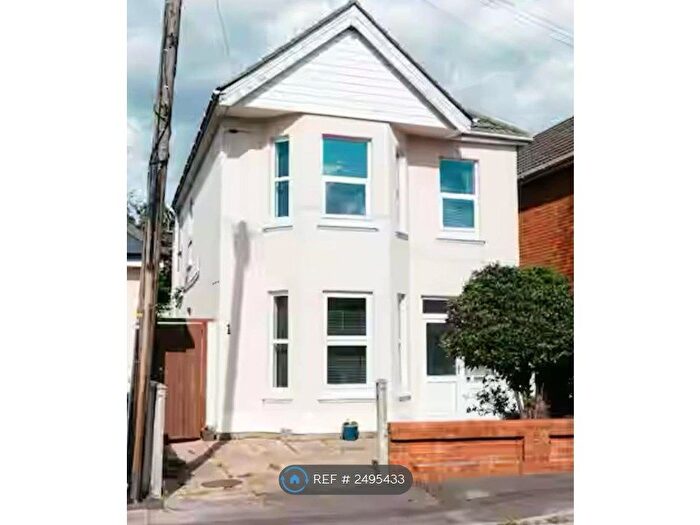 6 Bedroom Detached House To Rent In Madison Avenue, Bournemouth, BH1