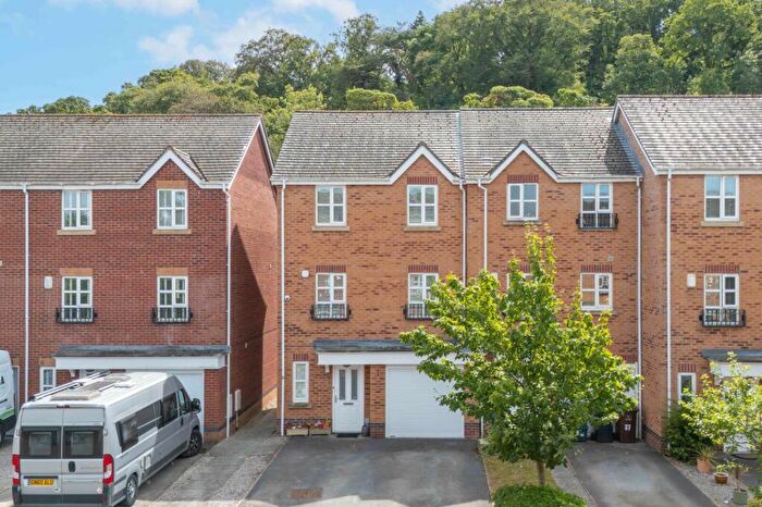 4 Bedroom Terraced House For Sale In Cwrt Llewelyn, Conwy, LL32