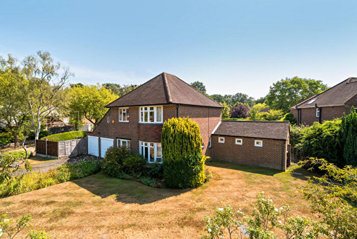 4 Bedroom Detached House For Sale In Orchard Drive, Horsell, GU21