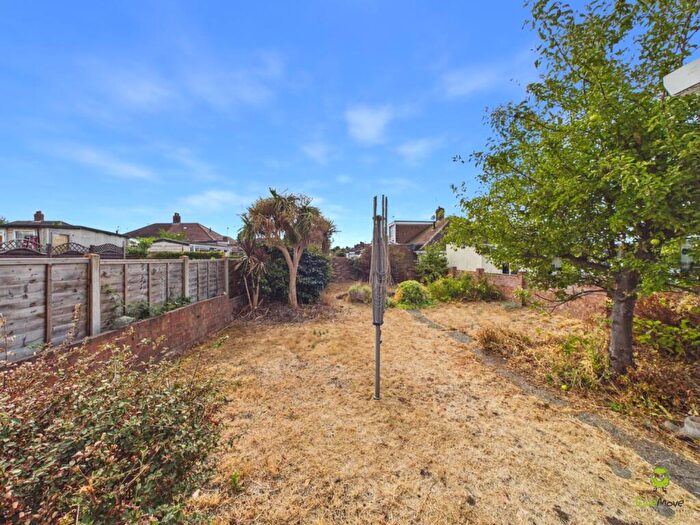 3 Bedroom Semi-Detached House For Sale In Cray Road, Belvedere, Kent, DA17