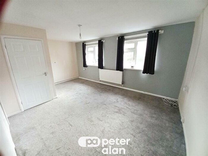 1 Bedroom Flat To Rent In Heol-y-Mynydd, Aberdare, CF44