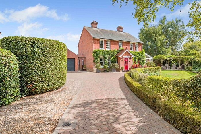3 Bedroom Detached House For Sale In Oakfield Road, Aylsham, Norwich, NR11
