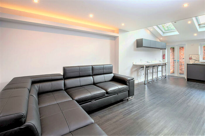 5 Bedroom Terraced House To Rent In Spa Road, Preston, Lancashire, PR1