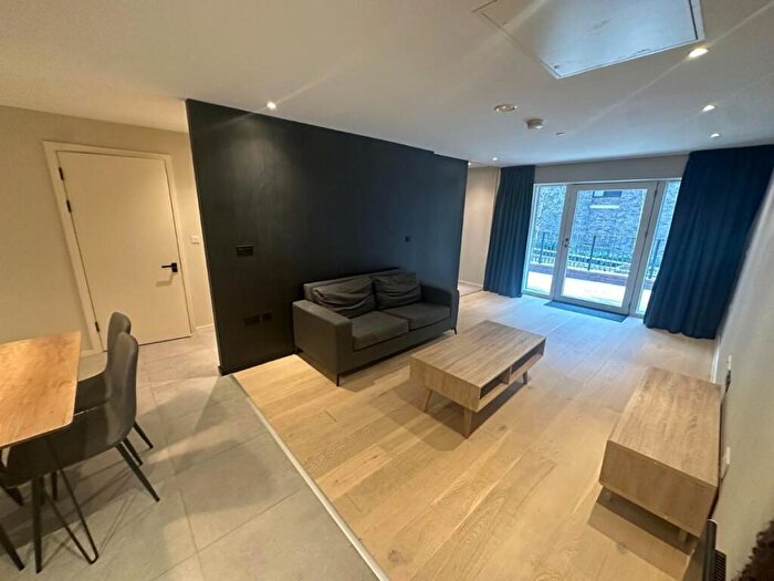 1 Bedroom Apartment To Rent In Spinners Way, Manchester, M15