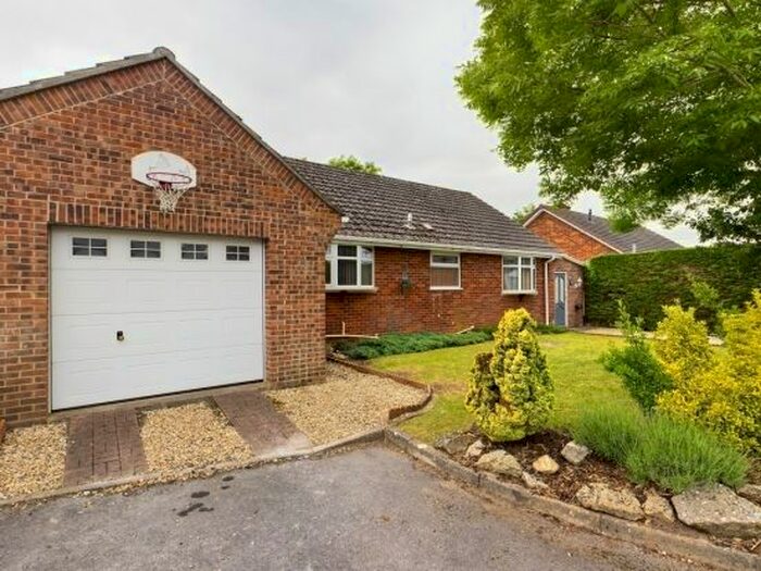 2 Bedroom Detached Bungalow For Sale In Cranwell Close, Westonzoyland, Bridgwater, TA7