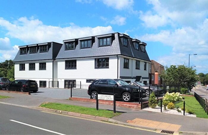 2 Bedroom Flat To Rent In London Road, Cowplain, Waterlooville, Hampshire, PO8