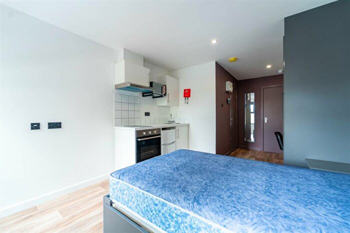 Apartment To Rent In Pershore Road, Stirchley, B30