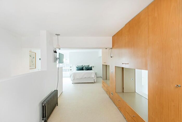 2 Bedroom Apartment To Rent In Hall Road London, NW8