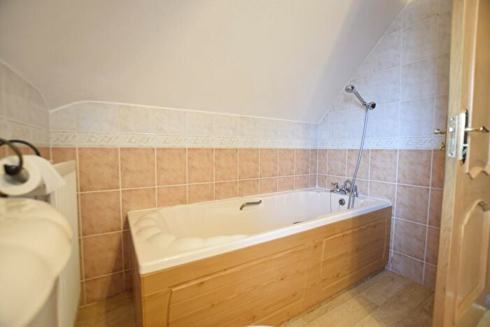 5 Bedroom Bungalow To Rent In Bascott Road, Bournemouth, BH11