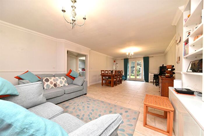 5 Bedroom Detached House For Sale In Dunwich Farm, Stevenage, SG1