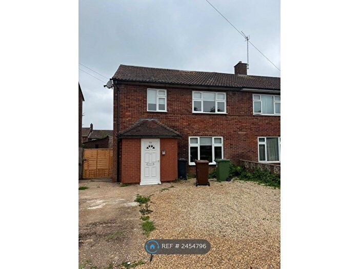 Studio To Rent In Thornbury Gardens, Borehamwood, WD6