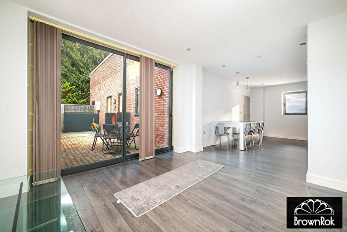 2 Bedroom Apartment To Rent In Elm Park, Stanmore, HA7