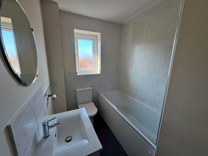 1 Bedroom House To Rent In Watersmeet Close, Guildford, GU4