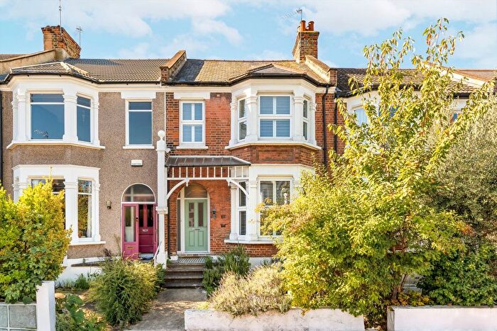 3 Bedroom Terraced House For Sale In Heathwood Gardens, Charlton, SE7