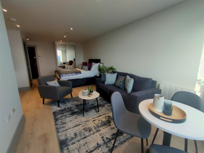 1 Bedroom Flat To Rent In Market Square, Uxbridge UB8