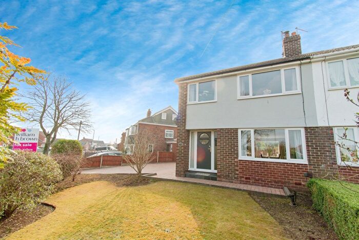 3 Bedroom Semi-Detached House For Sale In Kendal Drive, Castleford, WF10