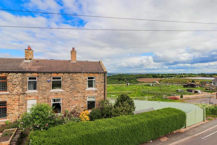 3 Bedroom End Of Terrace House For Sale In Bee Boo, Whitley, Dewsbury, WF12