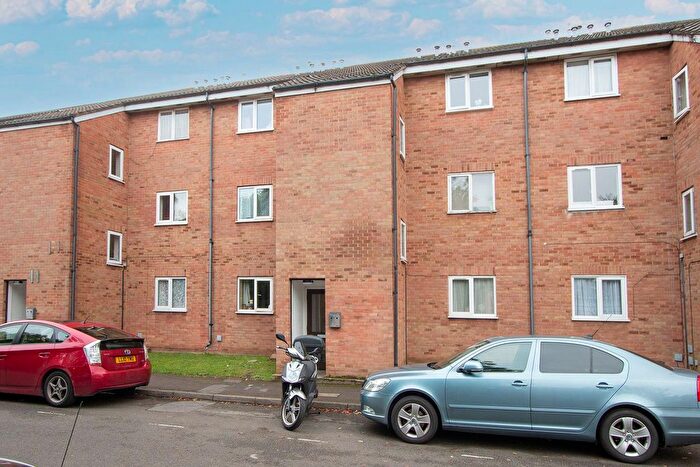1 Bedroom Flat For Sale In Myrna Close, Colliers Wood, London, SW19