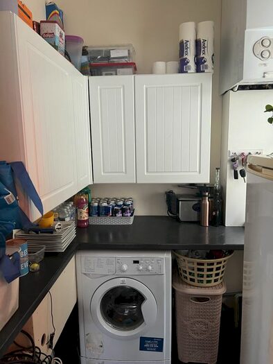 2 Bedroom Bungalow For Sale In Mashiters Hill, Romford, RM1