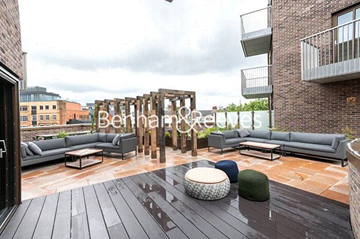 2 Bedroom Flat To Rent In Phoenix Place, London, WC1X