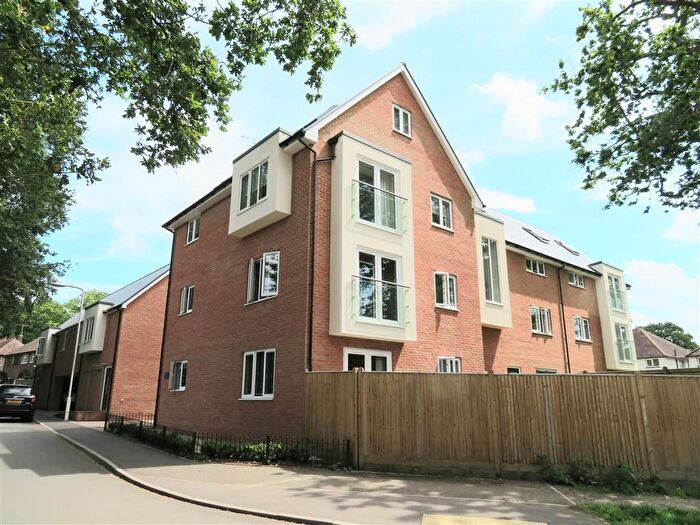 2 Bedroom Flat To Rent In Lowdells Lane, East Grinstead, RH19