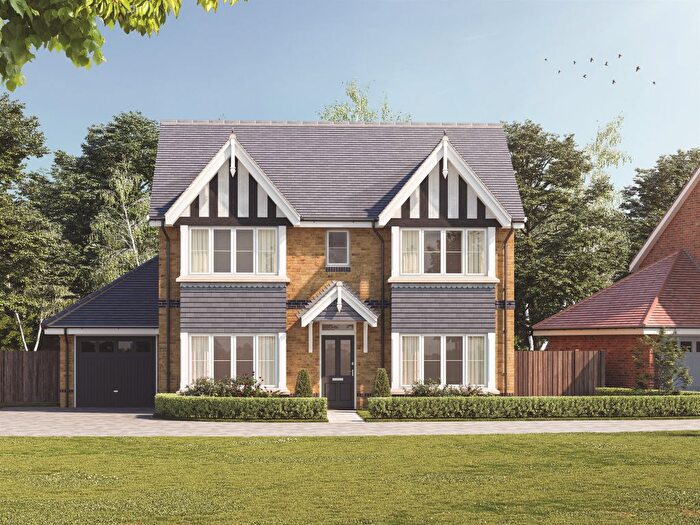 4 Bedroom Detached House For Sale In Aylesbury Road, Aston Clinton, Aylesbury, HP22