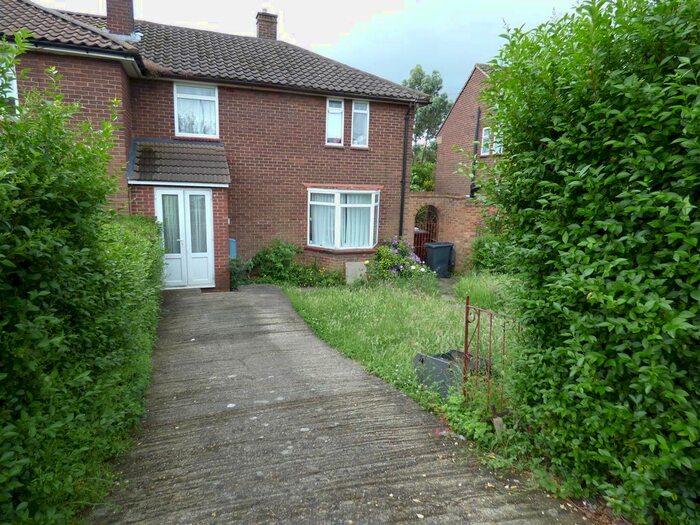 3 Bedroom Semi-Detached House To Rent In Gateshead Road, Borehamwood, WD6