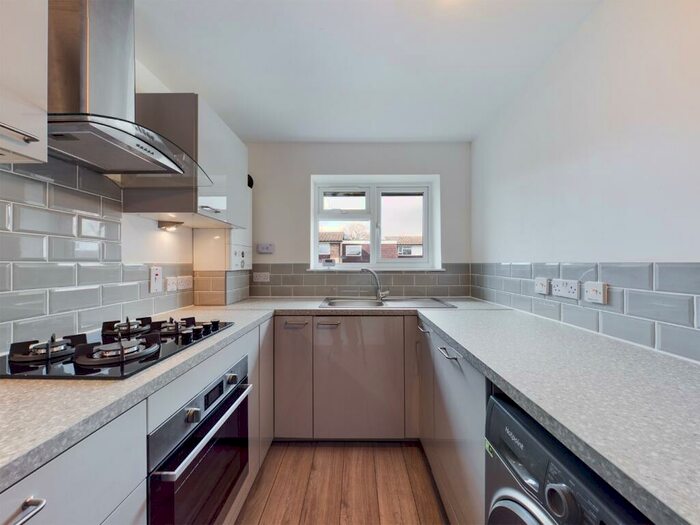 1 Bedroom Apartment To Rent In Waveney, Hemel Hempstead, Hertfordshire, HP2