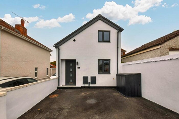 3 Bedroom Detached House For Sale In Hengrove Avenue, Bristol, BS14