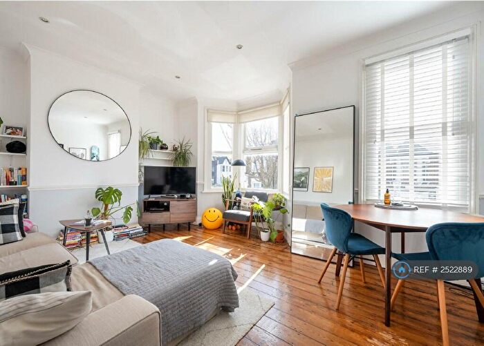 2 Bedroom Flat To Rent In Orford Road, London, E17