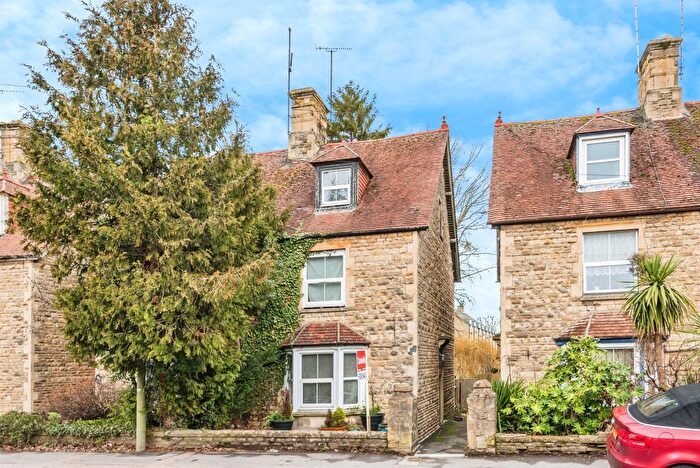 3 Bedroom Semi Detached House For Sale In Mill Street, Witney, OX28