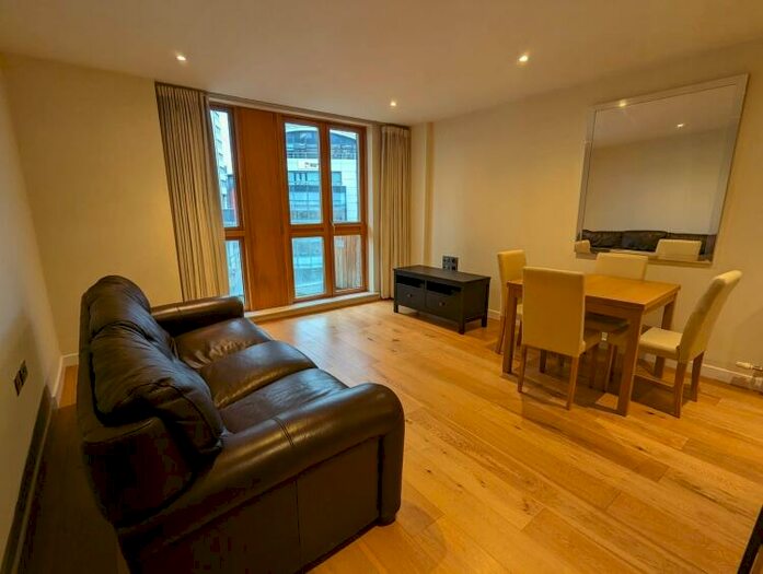 2 Bedroom Apartment To Rent In Watermans Place Wharf Approach Leeds, LS1