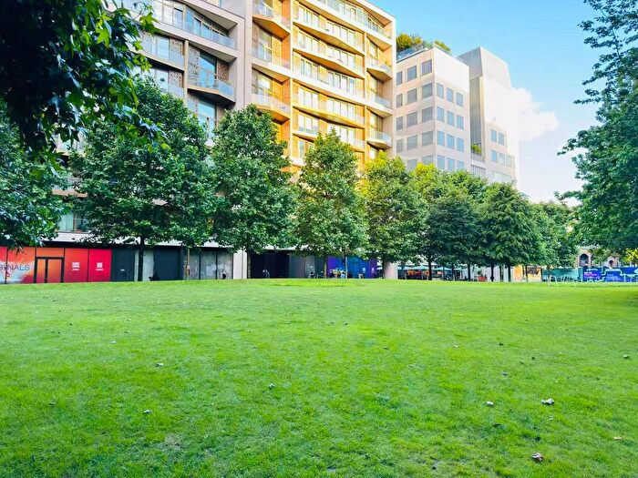 2 Bedroom Flat To Rent In Lewis Cubitt Park, London, N1C