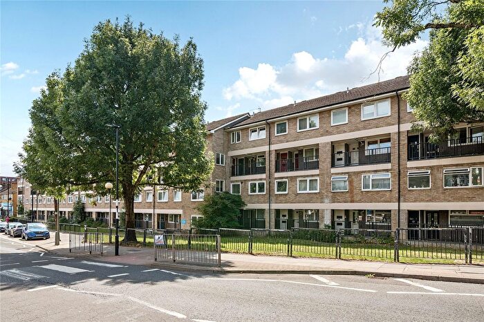 2 Bedroom Maisonette For Sale In Dene House, Chase Road, Southgate, London, N14