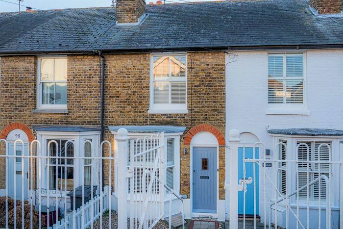 3 Bedroom Property To Rent In Island Wall, Whitstable, CT5