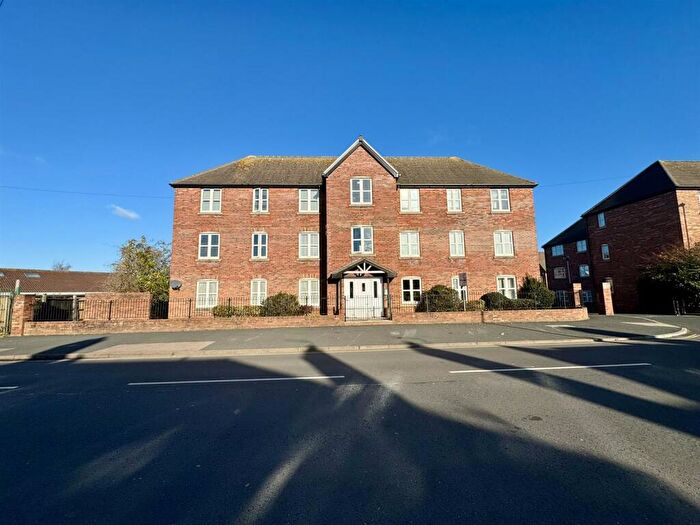 2 Bedroom Flat To Rent In Vestry Gardens, Coney Hill, Gloucester, GL4