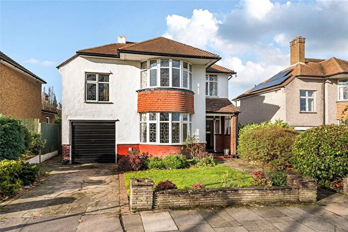 4 Bedroom Detached House For Sale In Pound Court Drive, Orpington, BR6