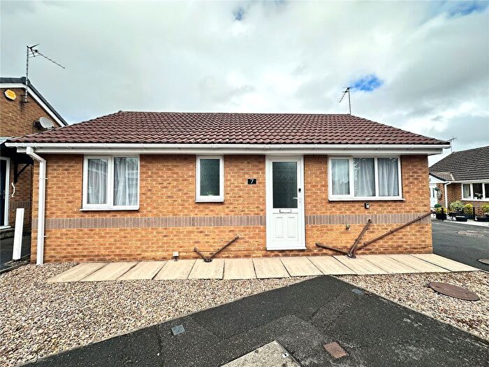 2 Bedroom Bungalow For Sale In Park Hall Gardens, Mansfield Woodhouse, Mansfield, Nottinghamshire, NG19