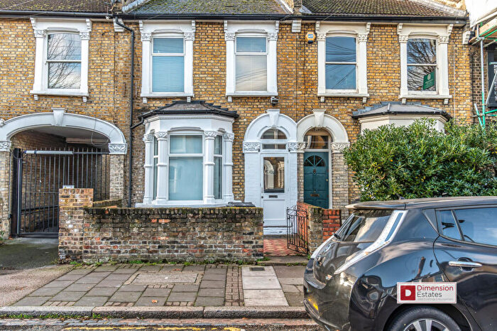 4 Bedroom Terraced House To Rent In Coopersale Road, Homerton, Hackney, E9