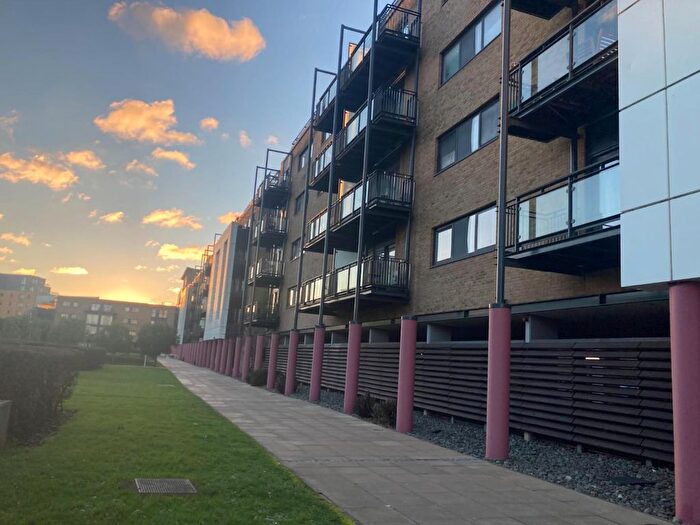 2 Bedroom Flat To Rent In Jones Point House, Ferry Court, Cardiff, CF11