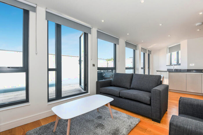 2 Bedroom Apartment To Rent In Tyssen Street, London, E8